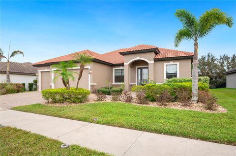 A home in AUBURNDALE