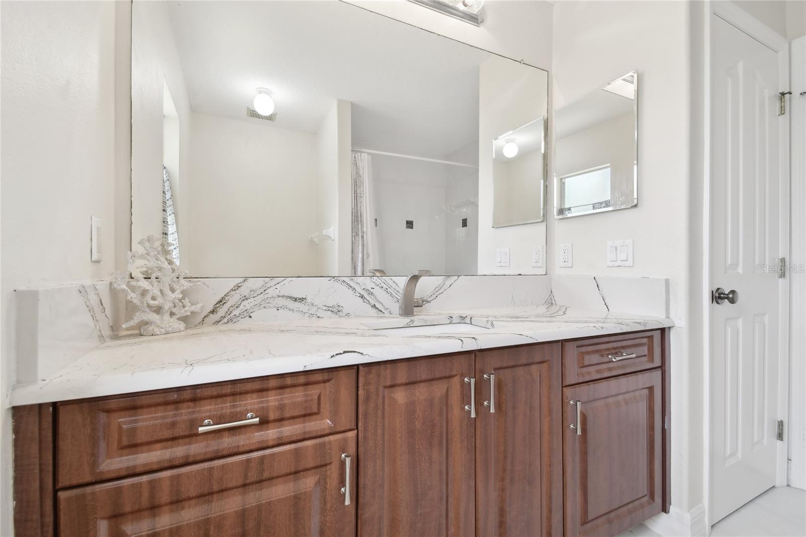 WATERFORD ON THE ALAFIA - Residential