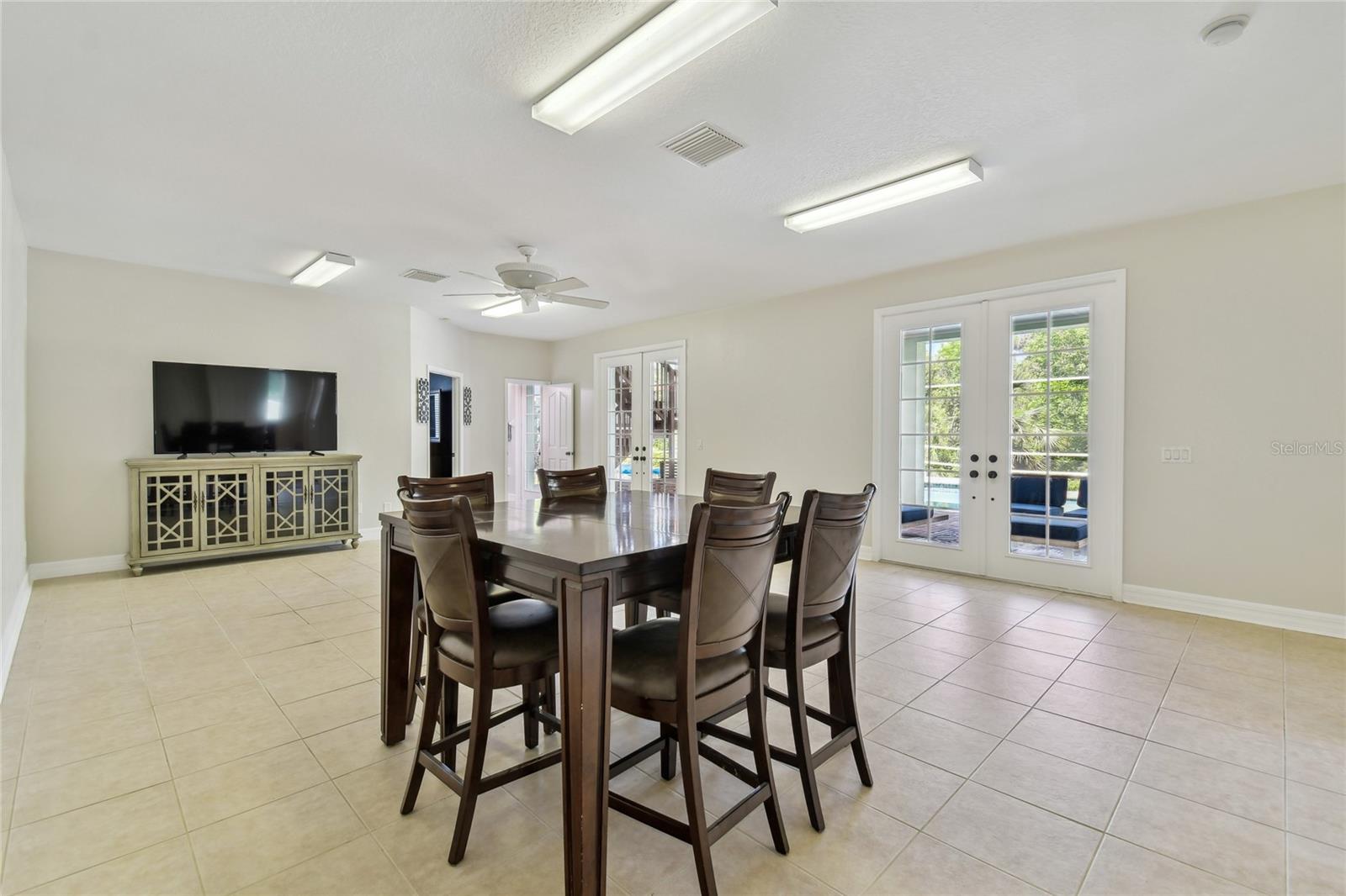 WATERFORD ON THE ALAFIA - Residential
