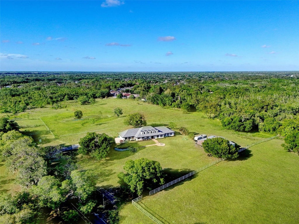 Photo of 5750 Oak Hollow Lane, Oviedo, FL 32765 (MLS # O6412918)