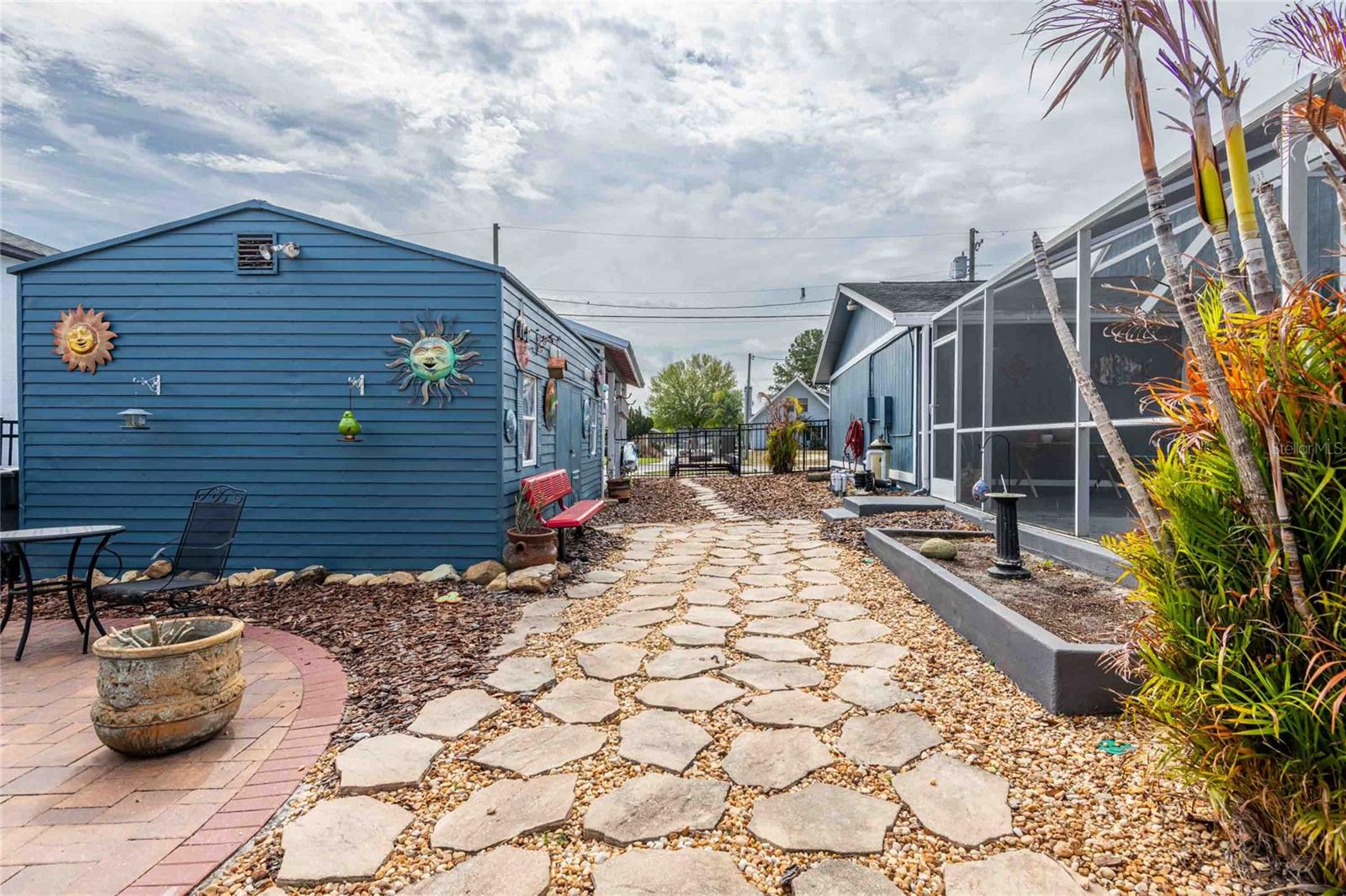 LAKE PADGETT ESTATES - Residential