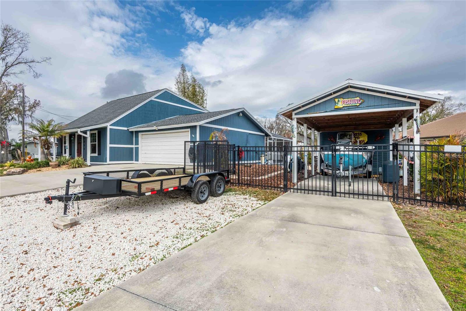 LAKE PADGETT ESTATES - Residential