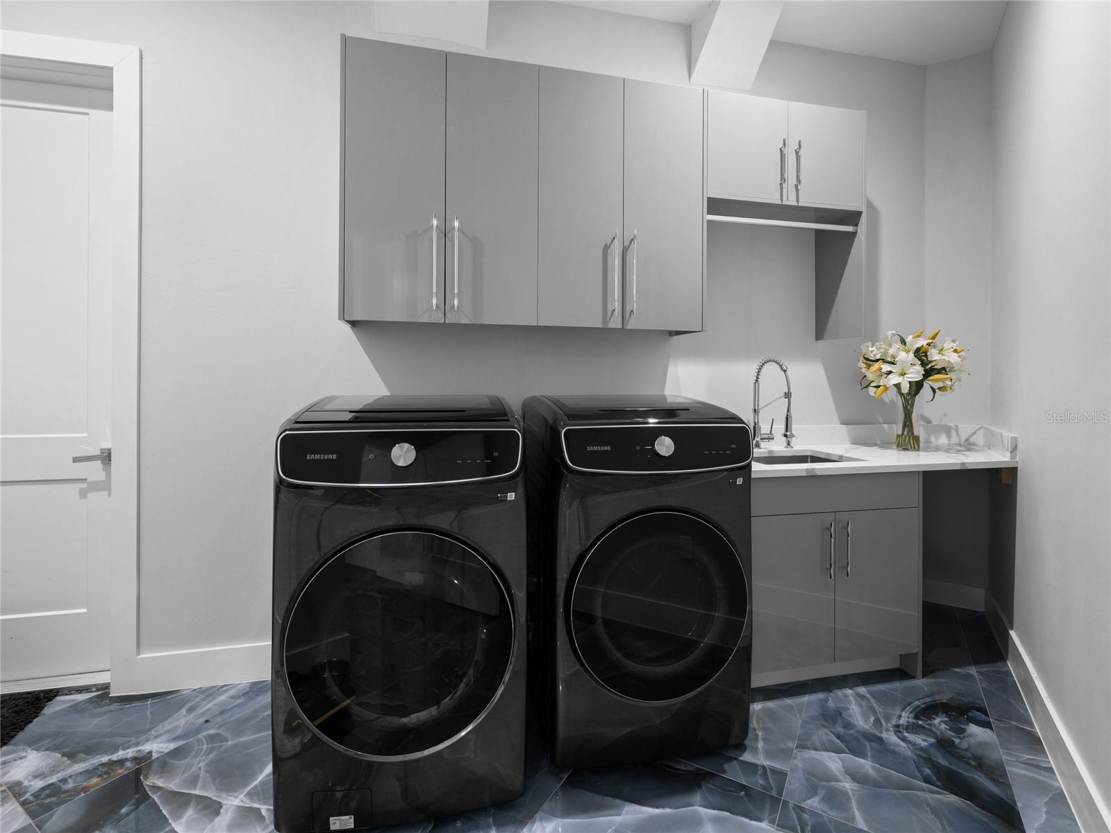 GOLDEN GATE ESTATE UNIT 17 - Residential