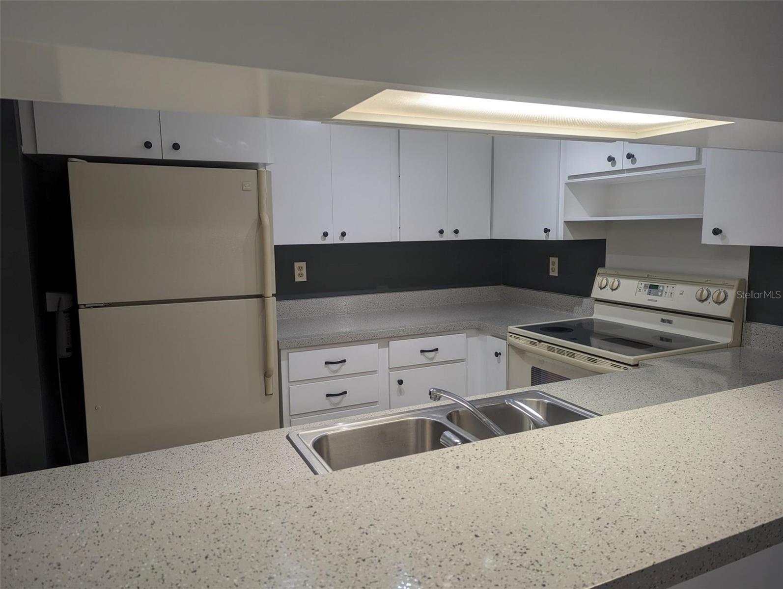 TERRACES OF FOREST LAKES - Residential Lease