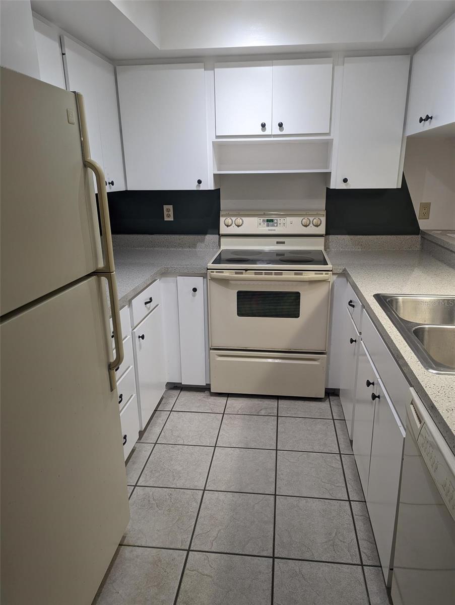 TERRACES OF FOREST LAKES - Residential Lease