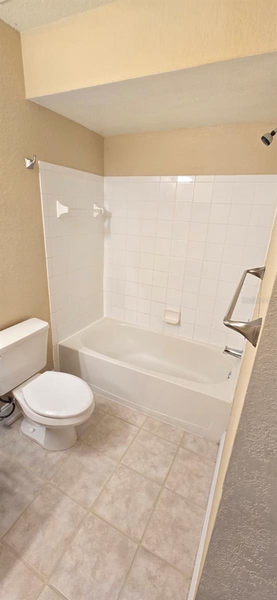 AUDUBON VILLAS AT HUNTERS CREEK CONDO - Residential