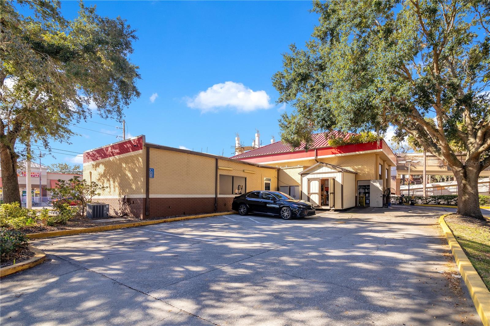 APOPKA TOWN - Commercial Sale