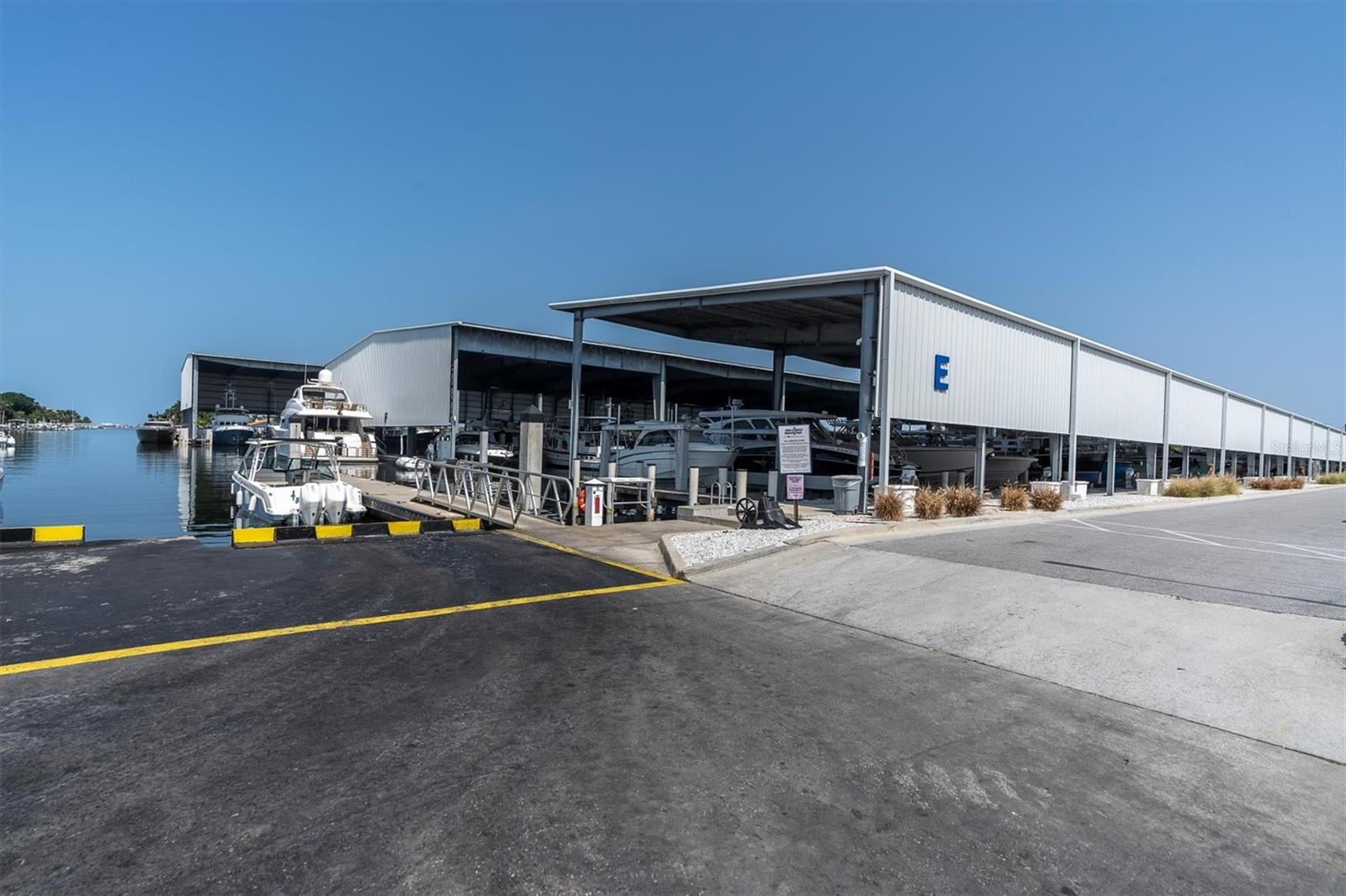 MOORINGS OF MAXIMO CONDO - Residential