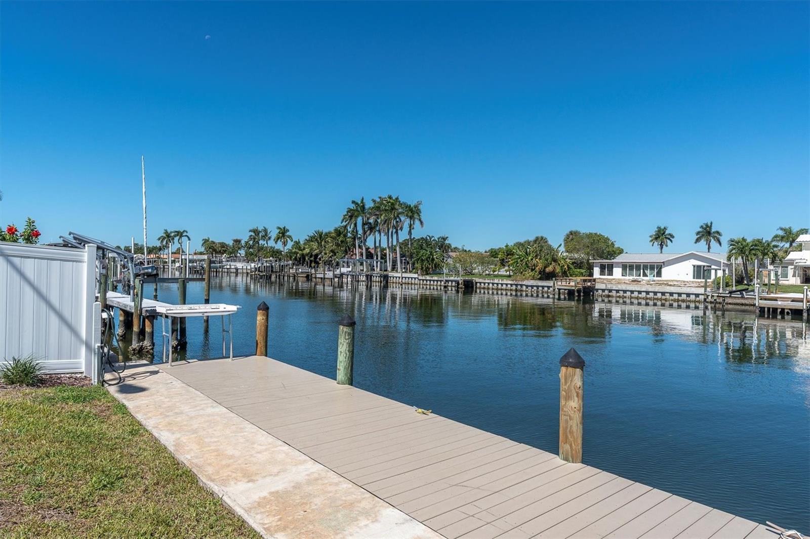 MOORINGS OF MAXIMO CONDO - Residential