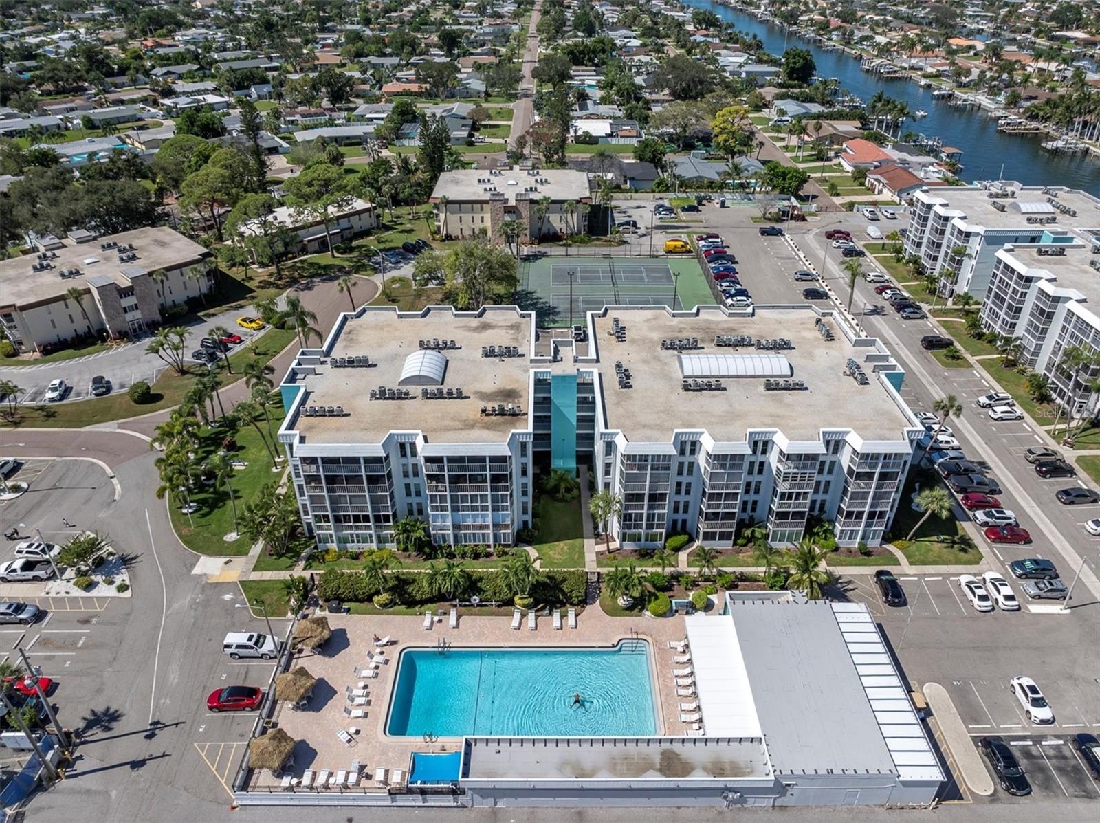 MOORINGS OF MAXIMO CONDO - Residential