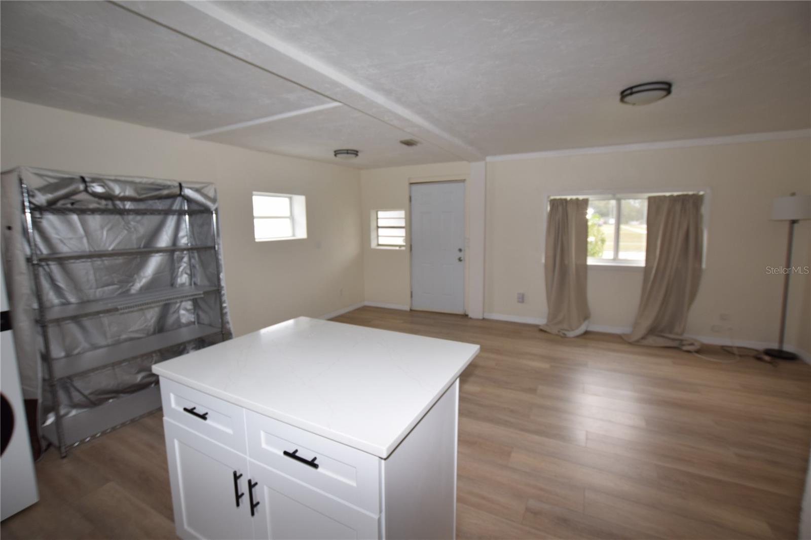 L C COXS SECOND ADD - Residential Lease