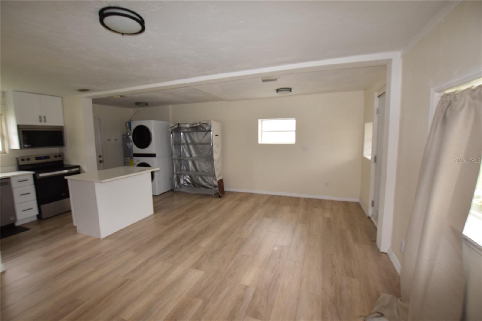 L C COXS SECOND ADD - Residential Lease