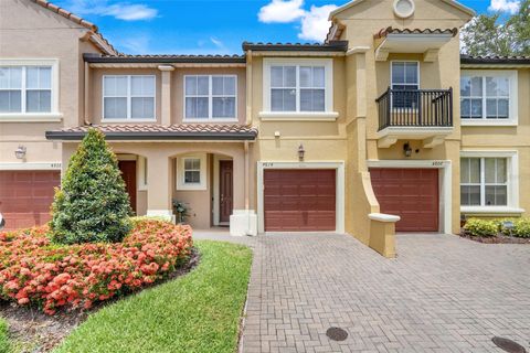 Photo of 4814 Luge Lane, Orlando, FL 32839 (MLS # G5099037)