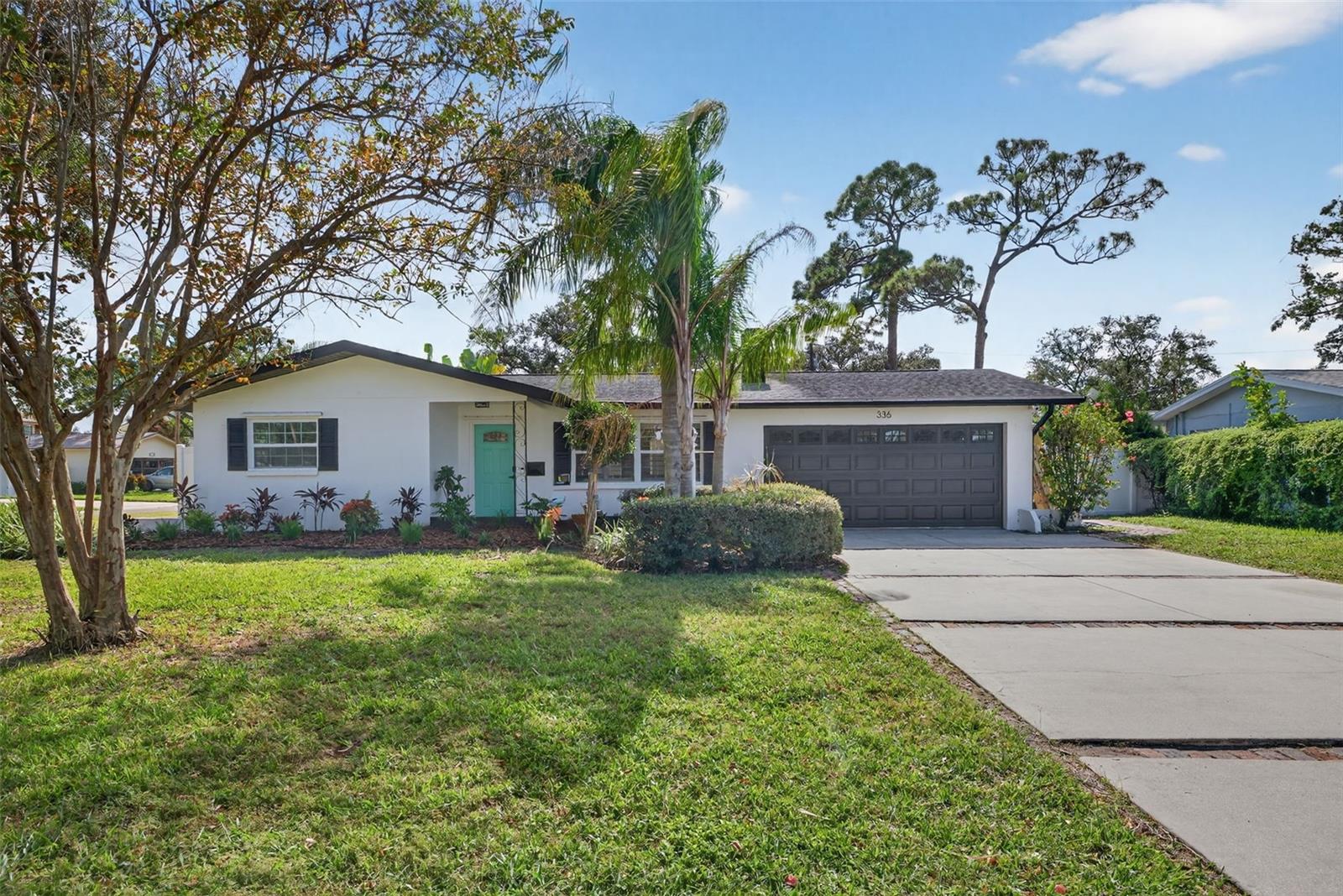 SUN-LIT SHORES - Residential