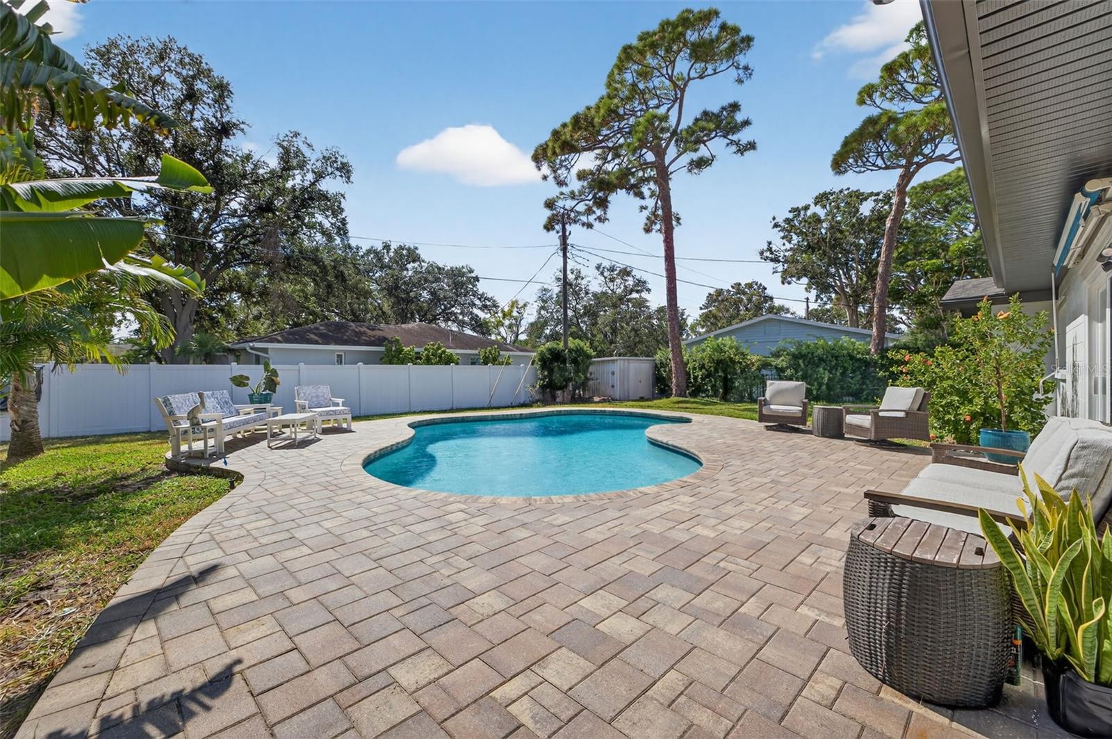 SUN-LIT SHORES - Residential