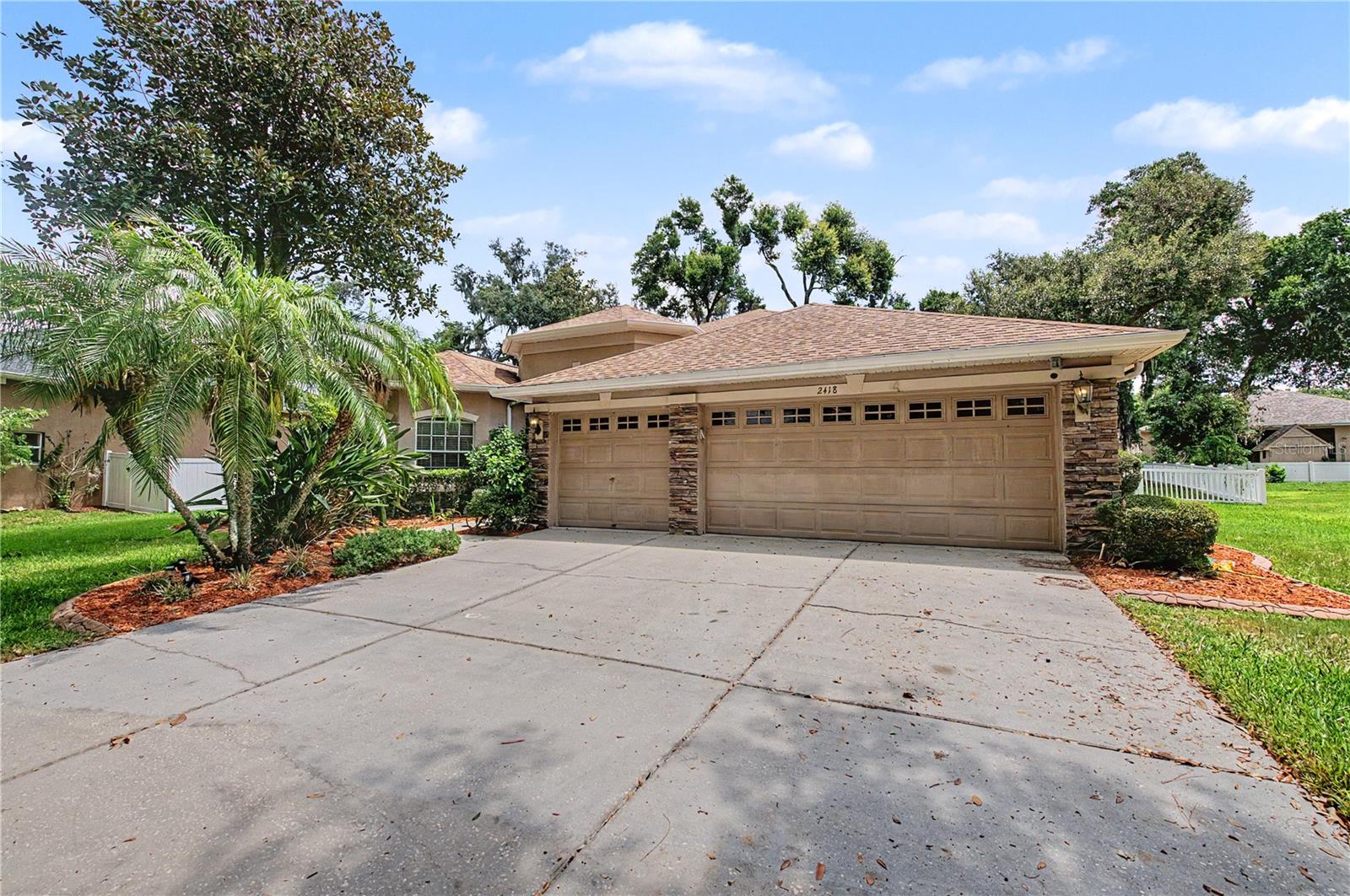 2418 BLUE STONE COURT