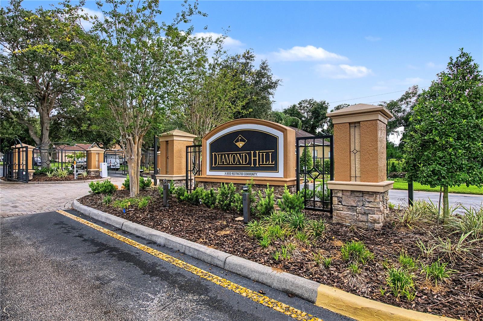 2418 BLUE STONE COURT