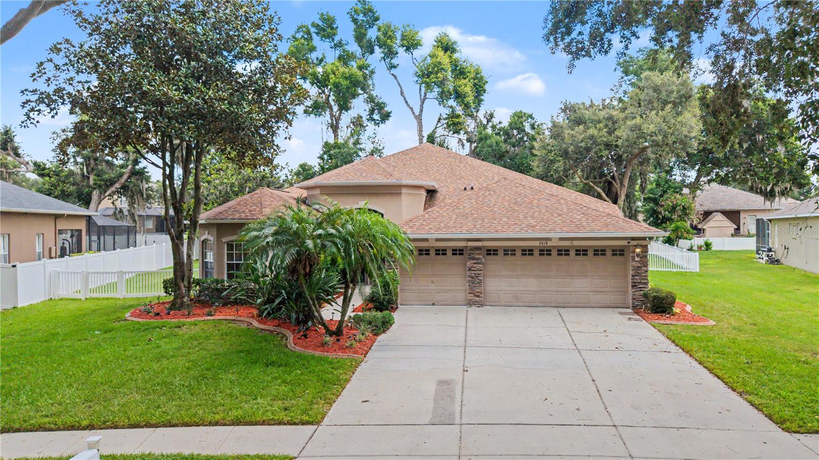 2418 BLUE STONE COURT