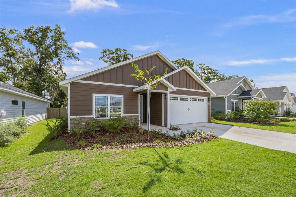 Photo of 1099 SW 66th Terrace, Gainesville, FL 32607 (MLS # GC520540)