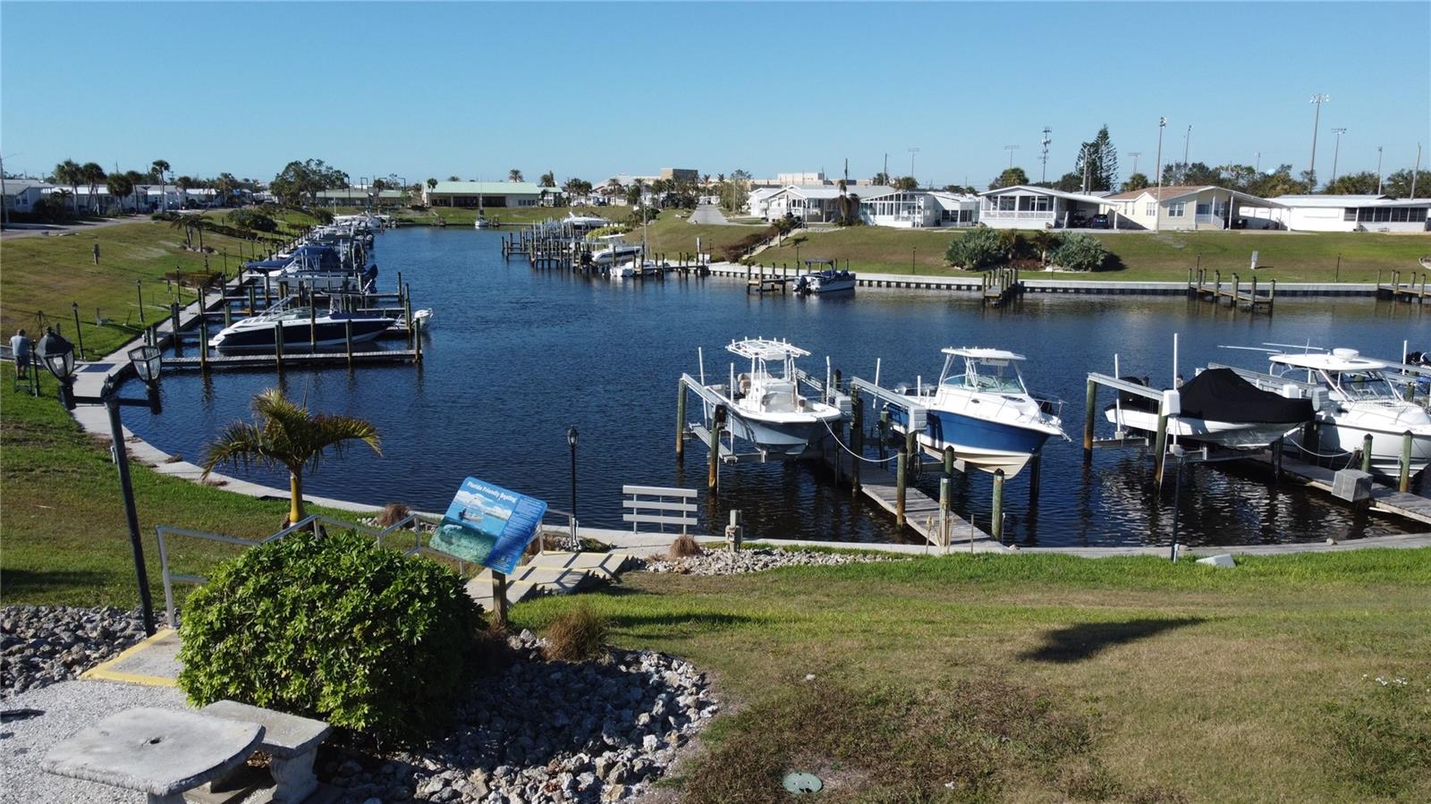 COUNTRY CLUB ESTATES - Residential