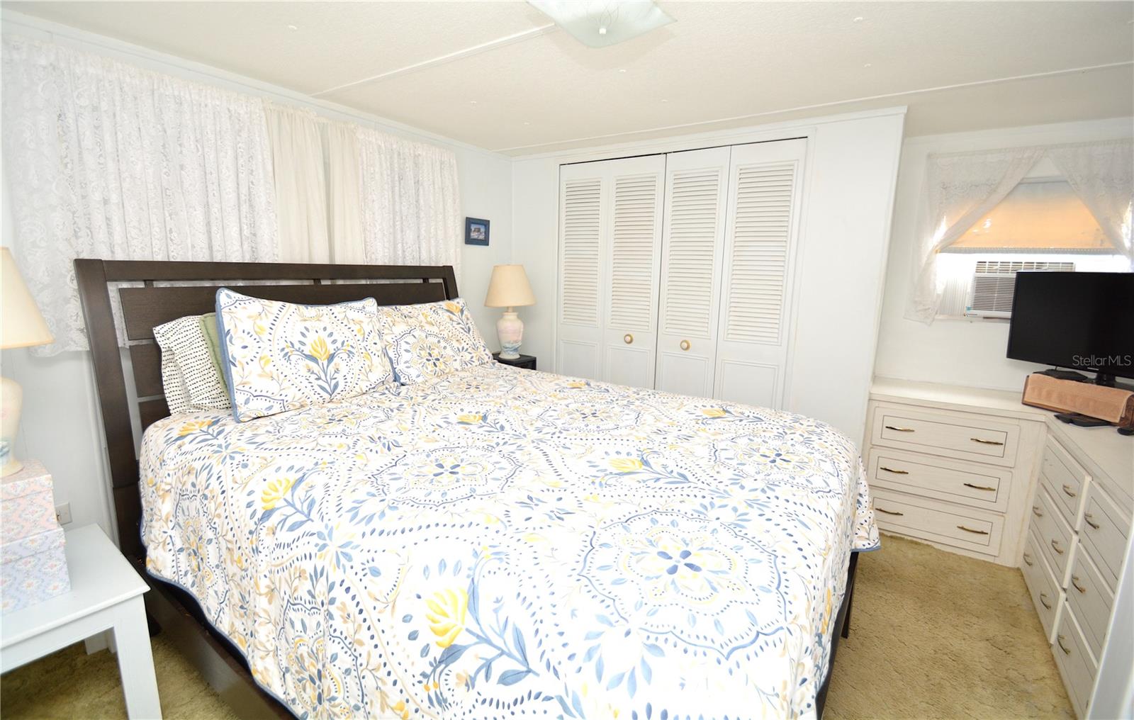 COUNTRY CLUB ESTATES - Residential