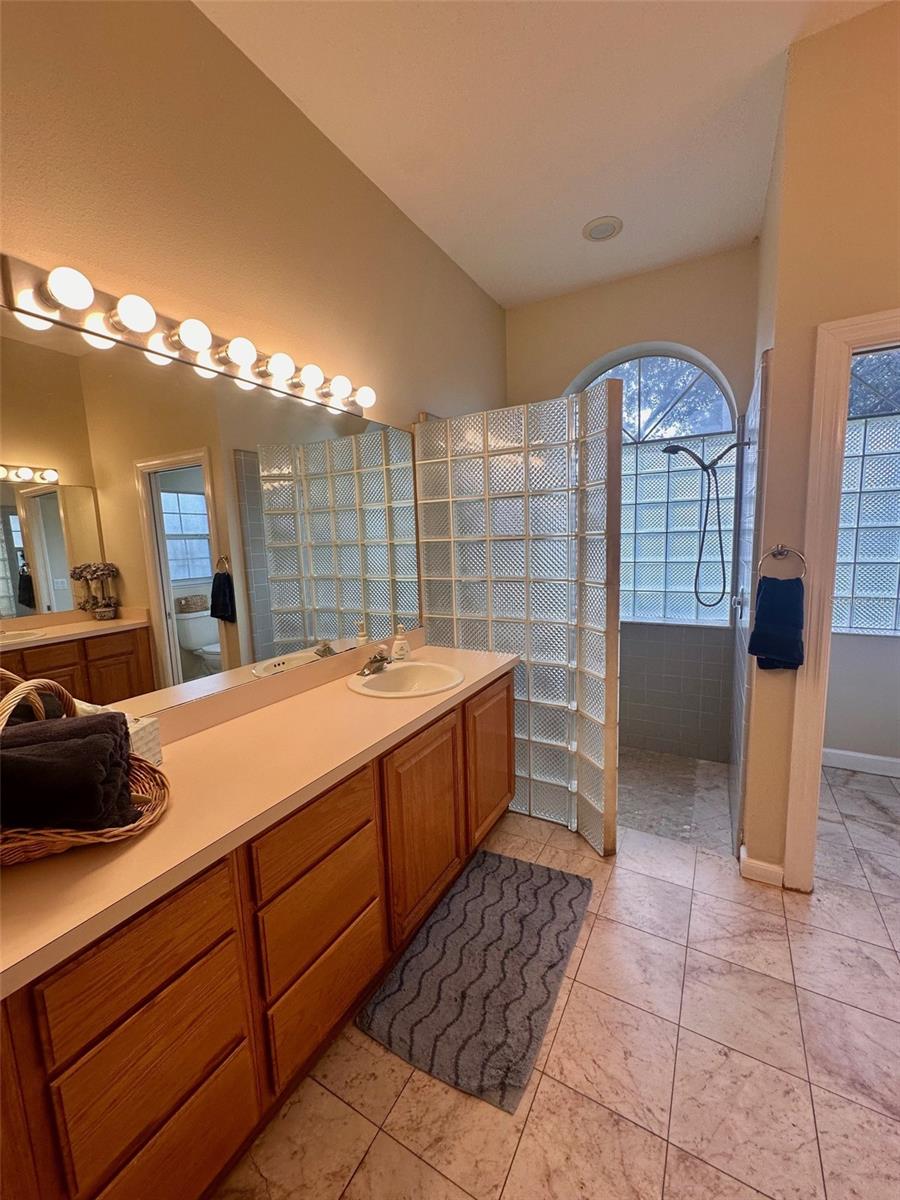 MEADOWCREST - Residential