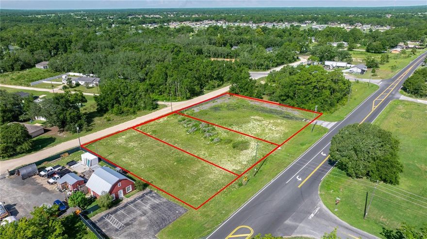 Over 1 acre of cleared commercial B2 property located in Marion County, the HEART of central Florida. If you're looking for a great opportunity to build your business with high visibility on a main road, look no further. Located on HWY 25 in Belleview.