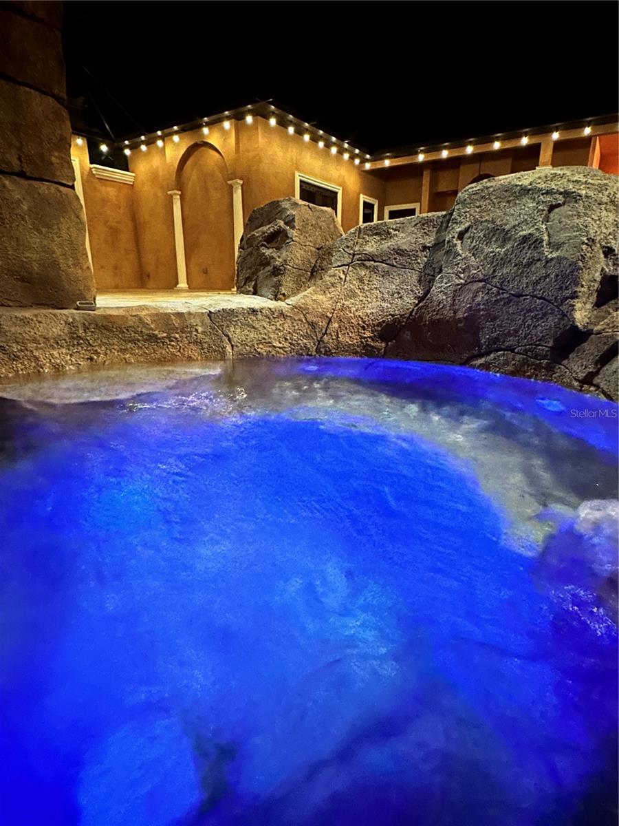 SANCTUARY PH 02 - Residential