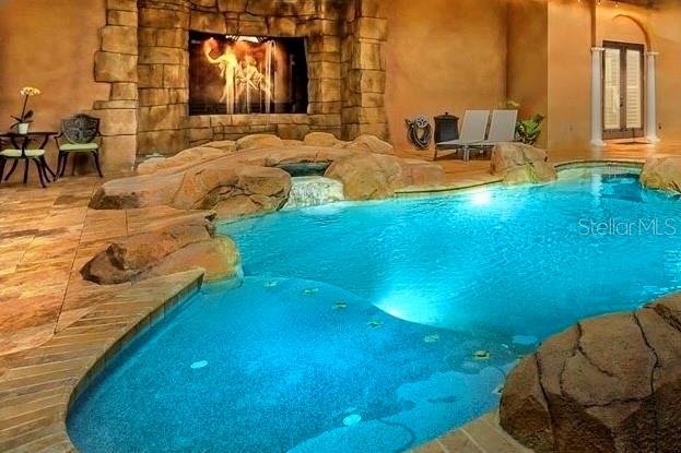 SANCTUARY PH 02 - Residential