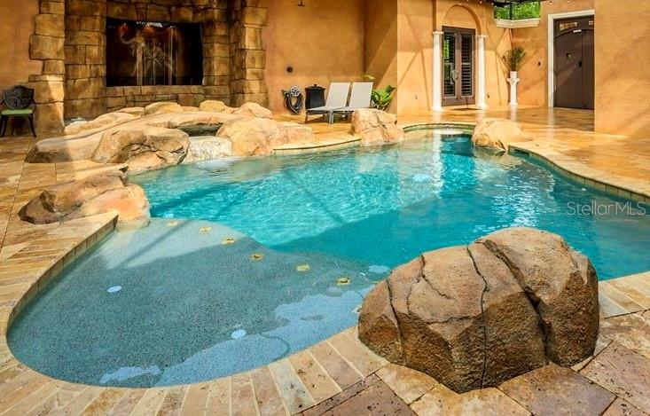 SANCTUARY PH 02 - Residential