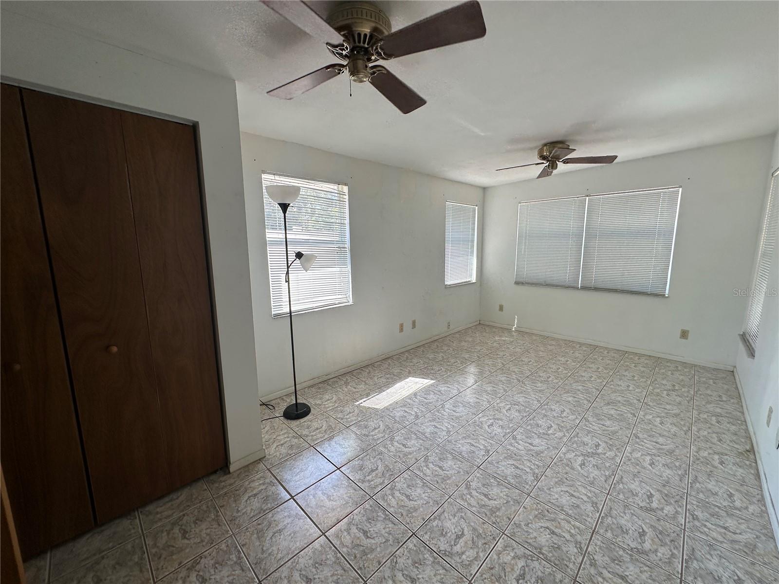 SKYVIEW TERRACE 1ST ADD - Residential Lease