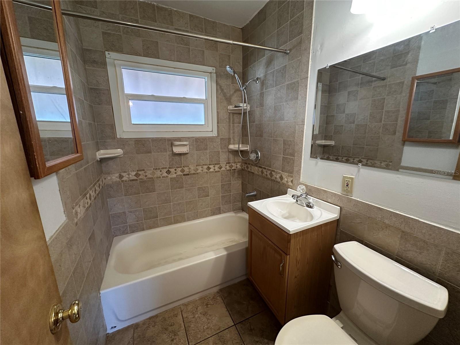 SKYVIEW TERRACE 1ST ADD - Residential Lease