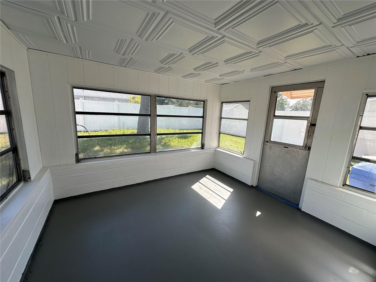 SKYVIEW TERRACE 1ST ADD - Residential Lease