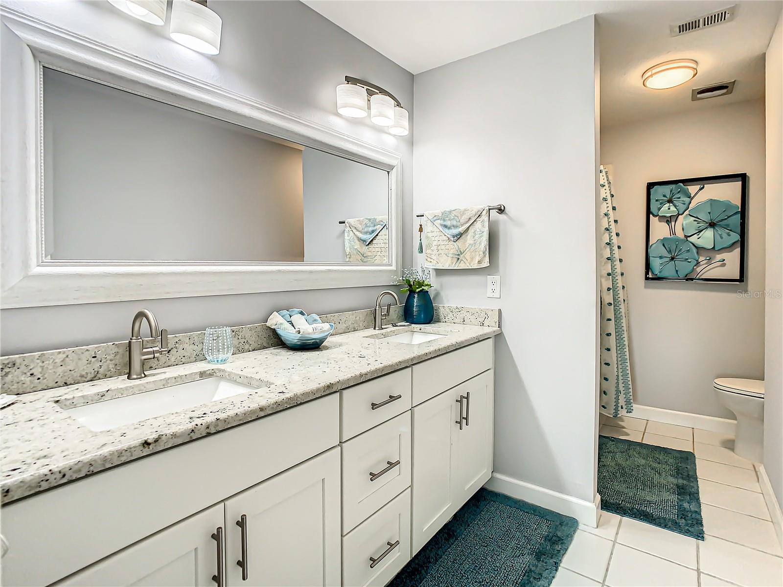 HARBOUR CLUB CONDO - Residential