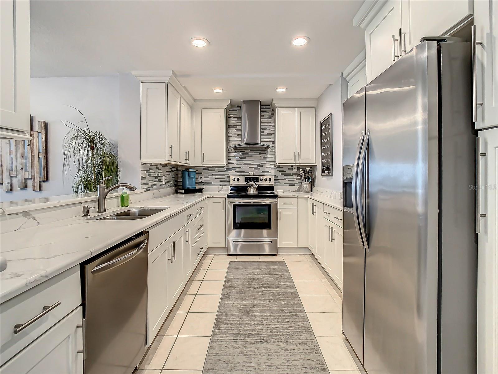 HARBOUR CLUB CONDO - Residential