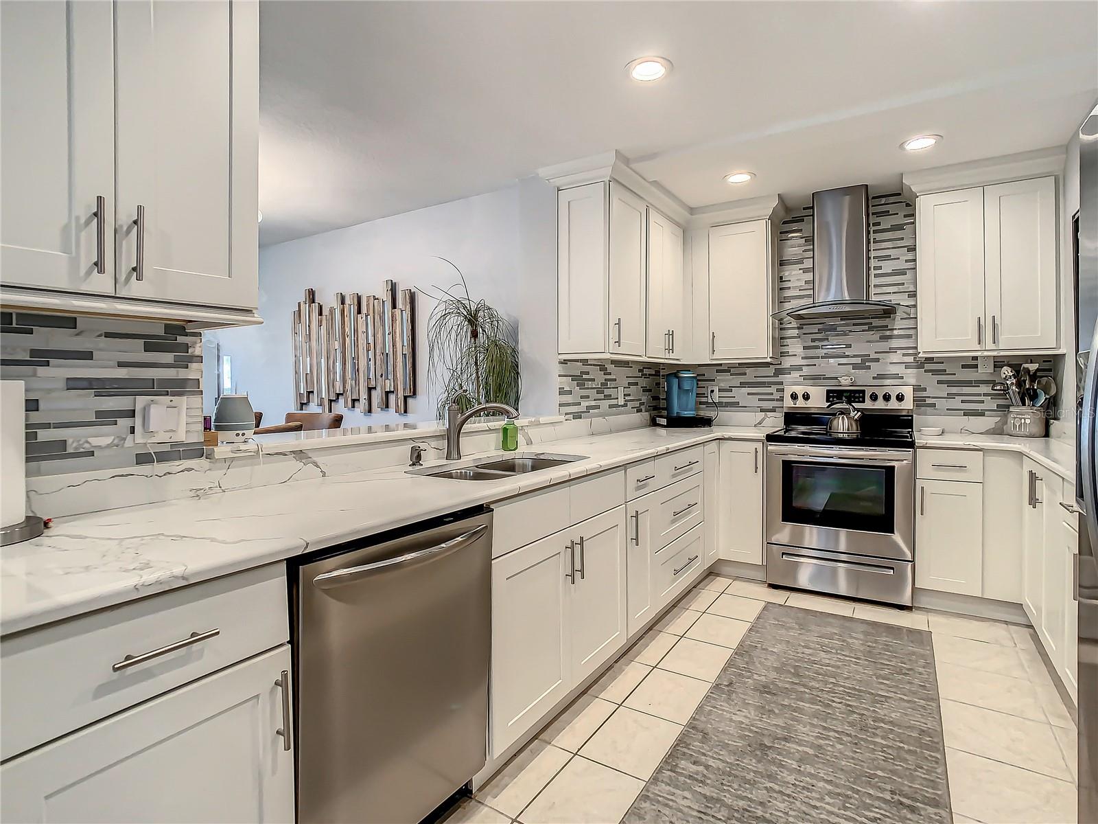 HARBOUR CLUB CONDO - Residential