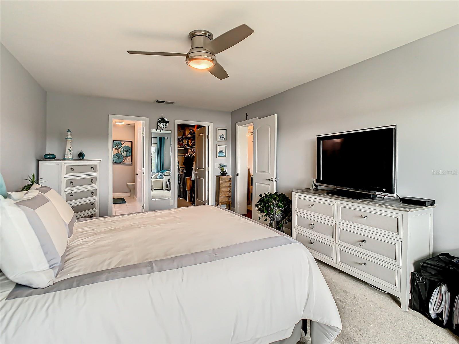 HARBOUR CLUB CONDO - Residential