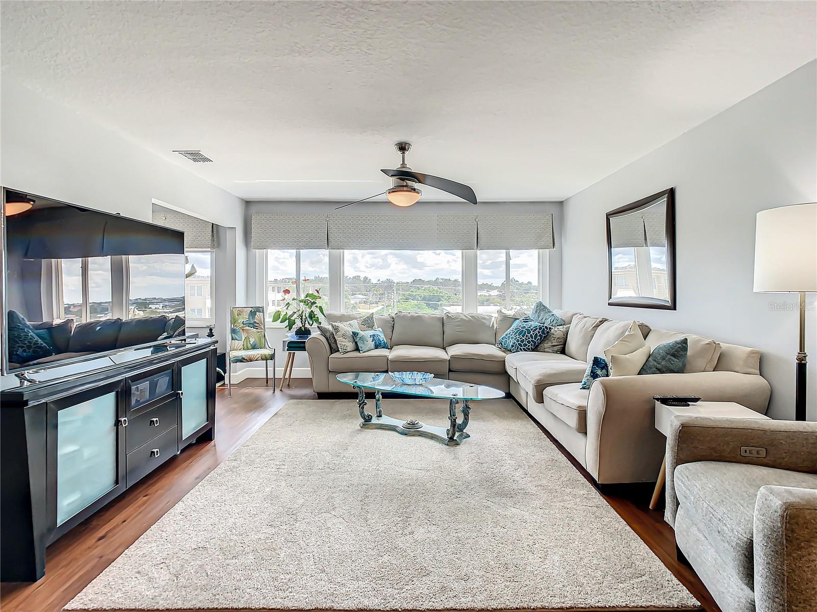 HARBOUR CLUB CONDO - Residential