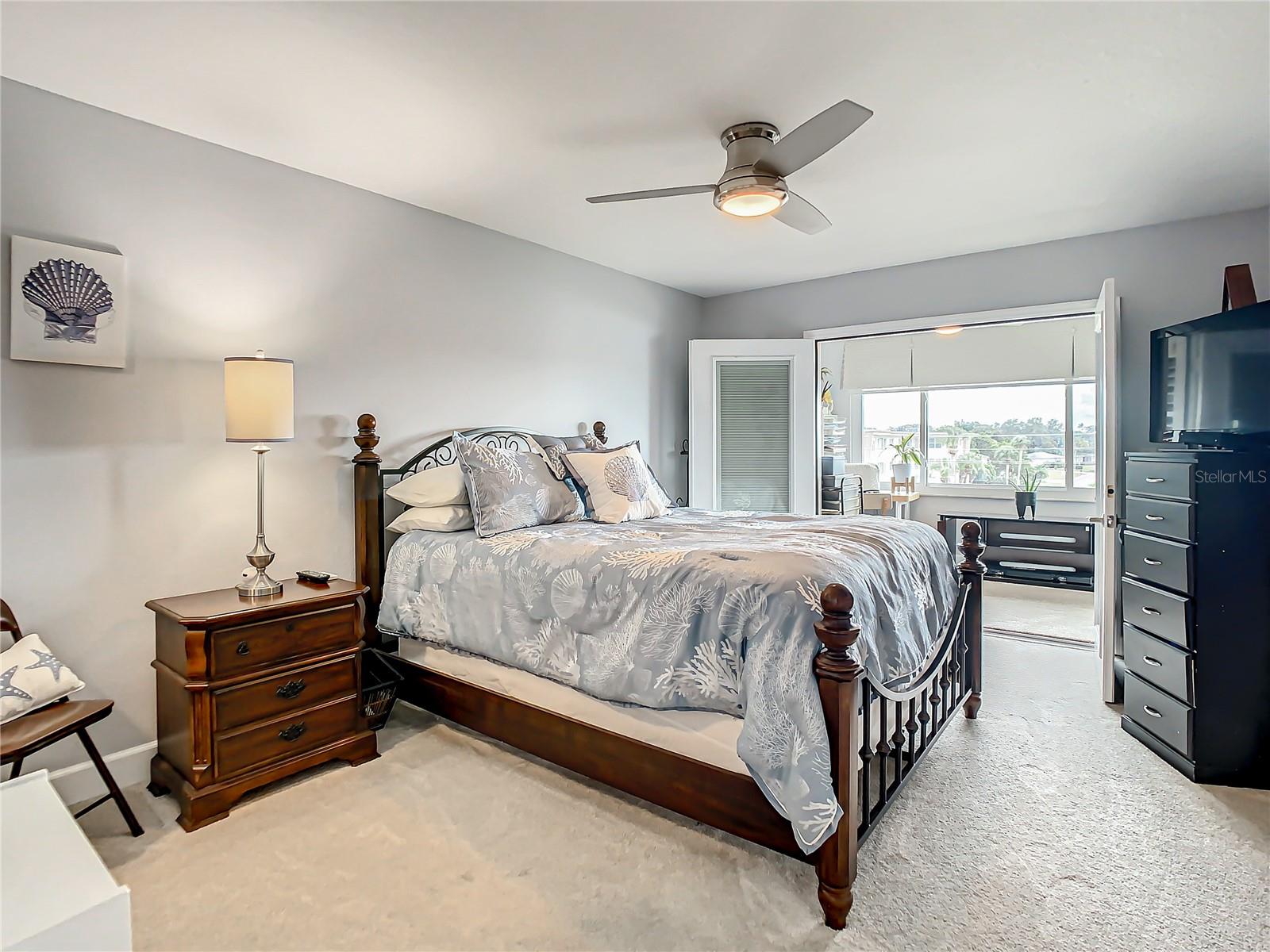 HARBOUR CLUB CONDO - Residential