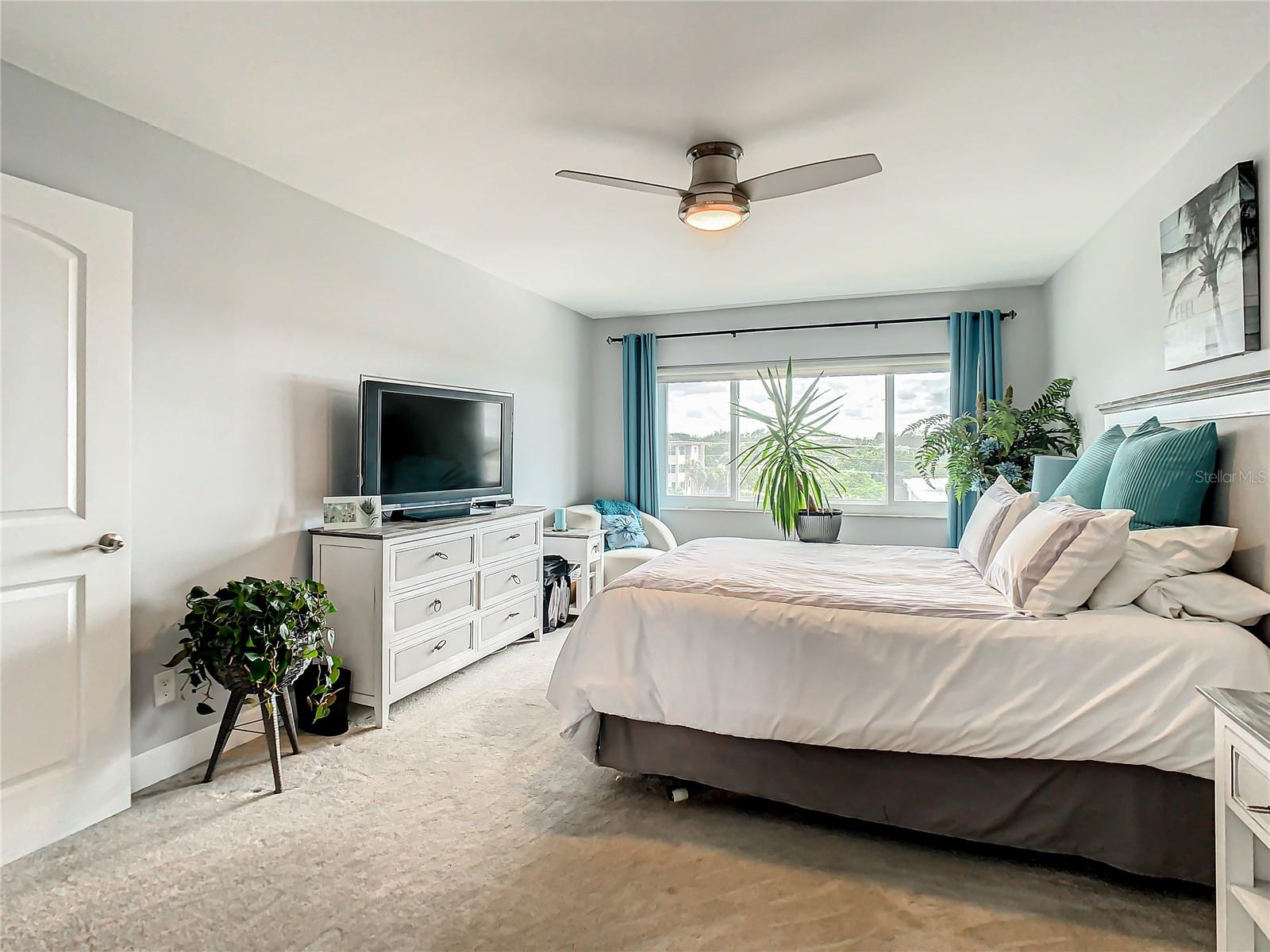 HARBOUR CLUB CONDO - Residential