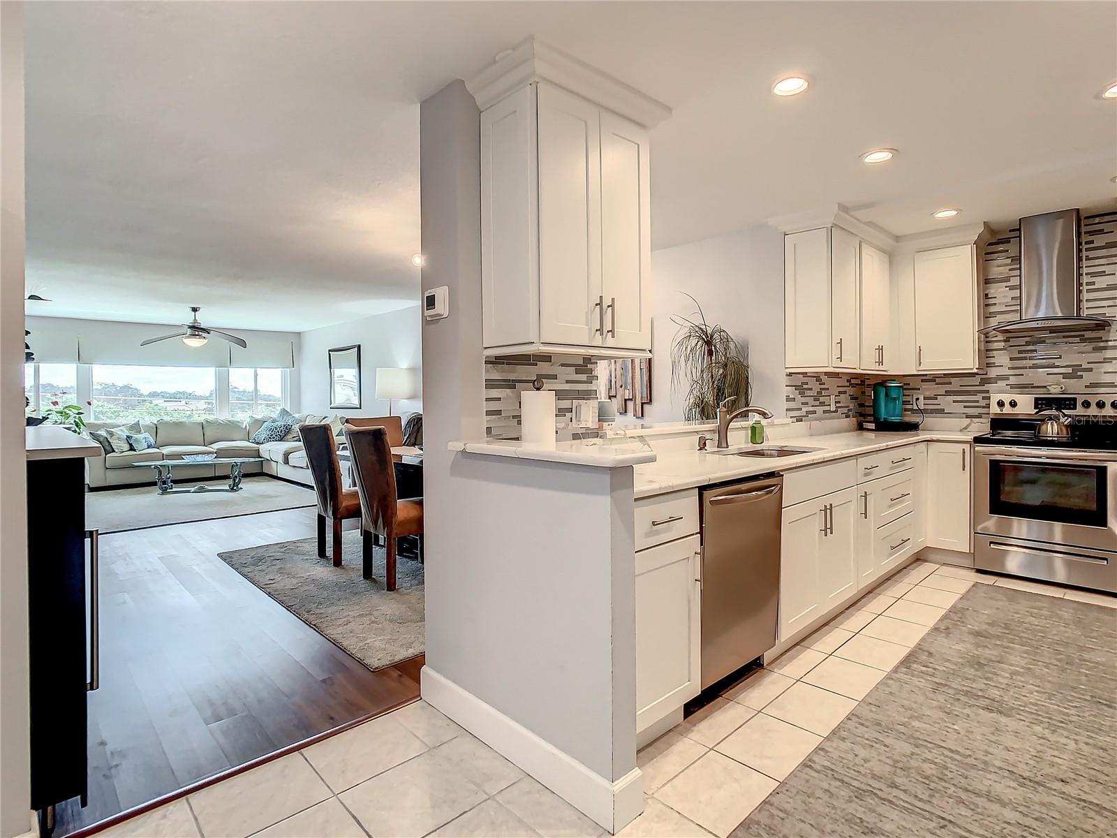 HARBOUR CLUB CONDO - Residential