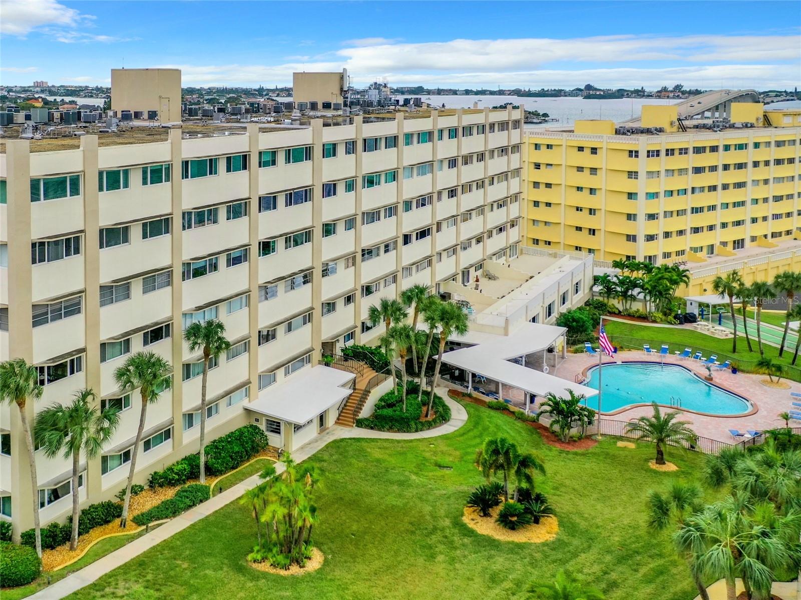 HARBOUR CLUB CONDO - Residential