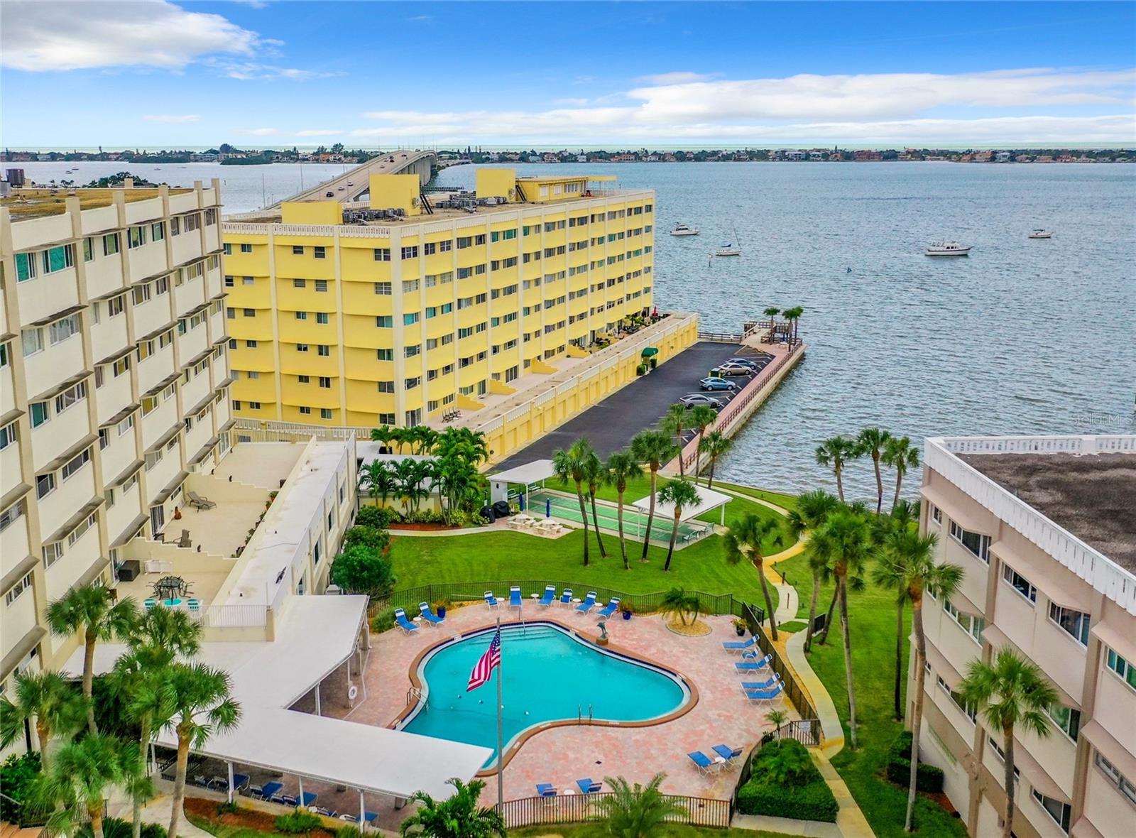 HARBOUR CLUB CONDO - Residential