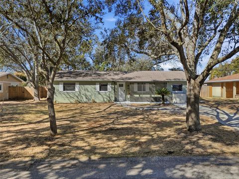 Photo of 112 Alexandria Avenue, Minneola, FL 34715 (MLS # O6378558)