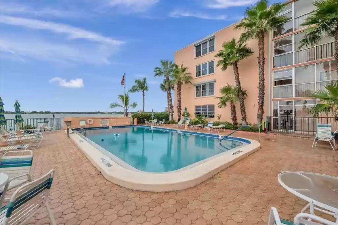 BAY ISLAND GROUP 4 - Residential Lease