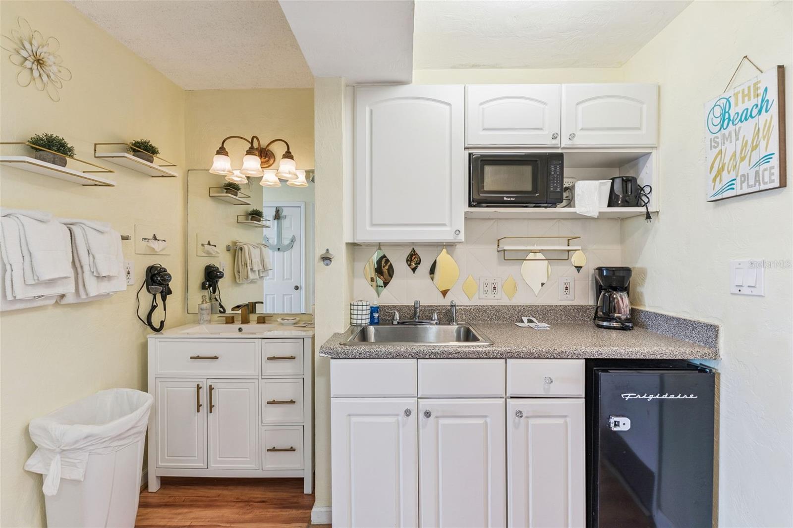 FOUNTAIN BEACH RESORT - Residential