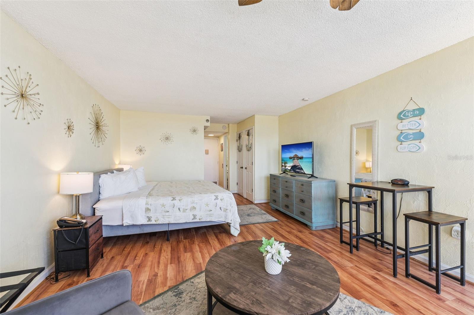 FOUNTAIN BEACH RESORT - Residential