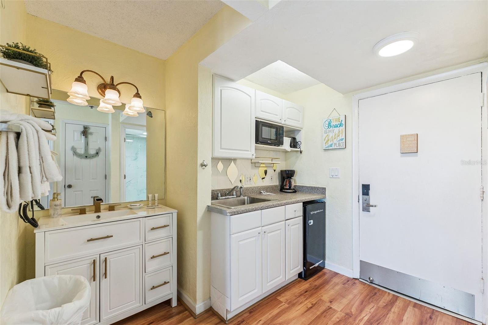 FOUNTAIN BEACH RESORT - Residential