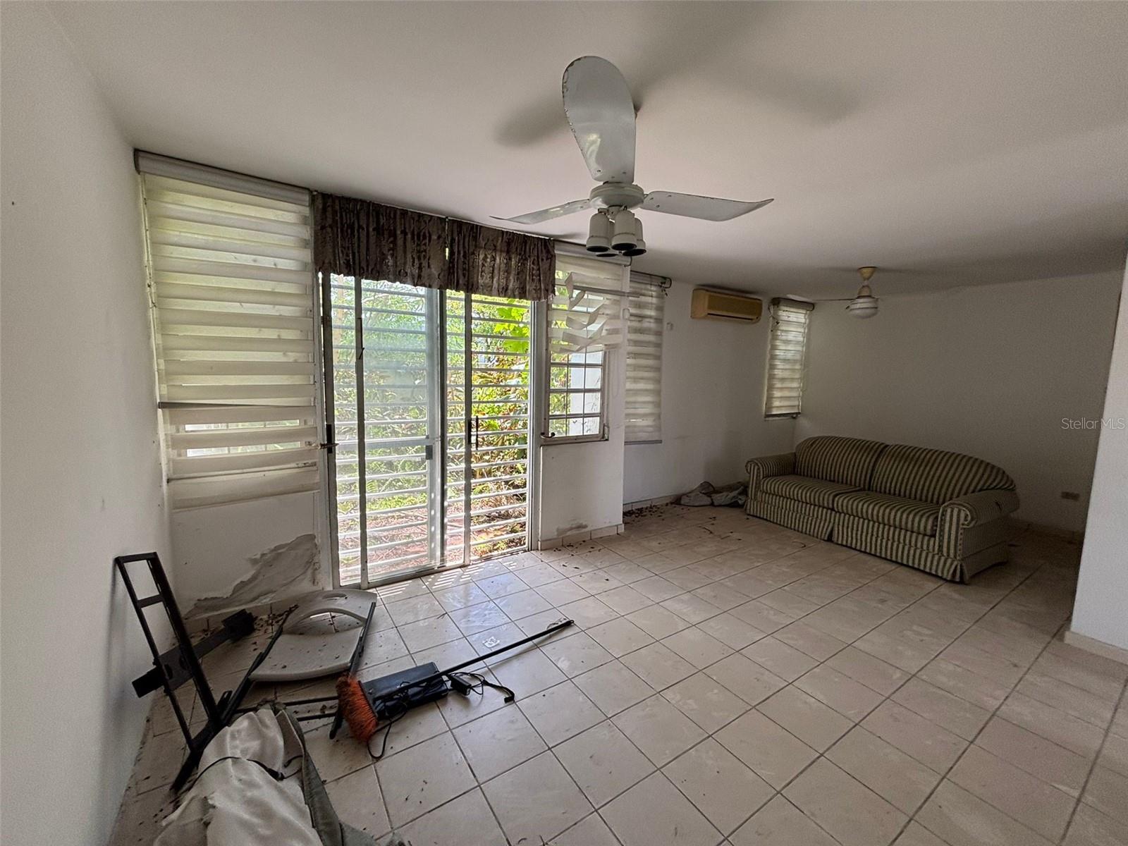 COND PLAZAS DE TORRIMAR I - Residential