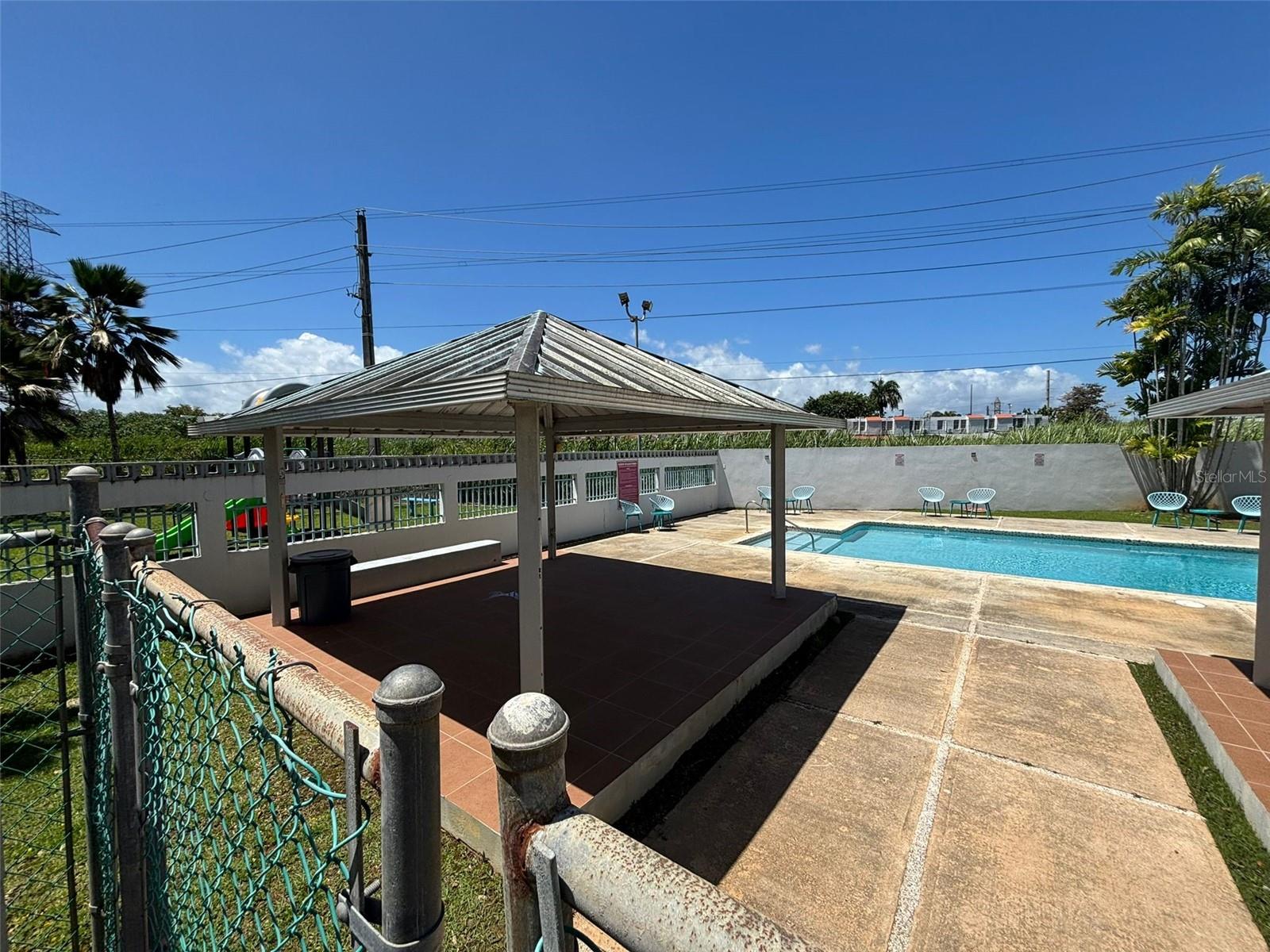 COND PLAZAS DE TORRIMAR I - Residential